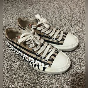 Authentic Burberry Larkhall sneaker vintage check
